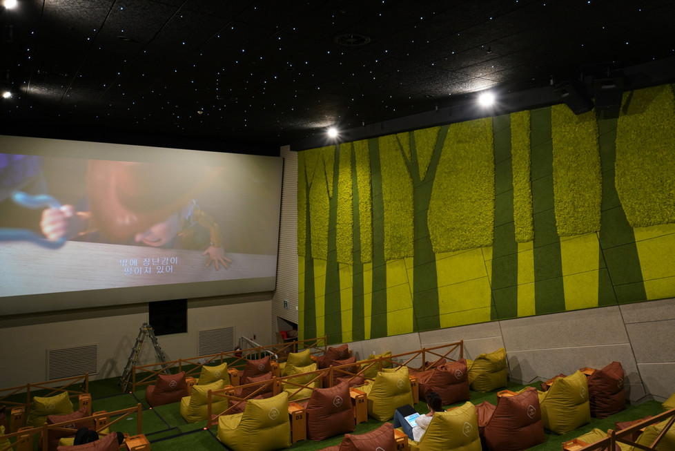 Movie theater interior construction case of acoustic solution using moss sound-absorbing panels 04-2