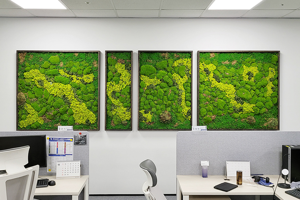 Scandia Moss Project 02 | Scandia Moss art wall interior that changes space - Hyundai Motor Company’s Luczen Tower custom panel and Indoor moss wall construction