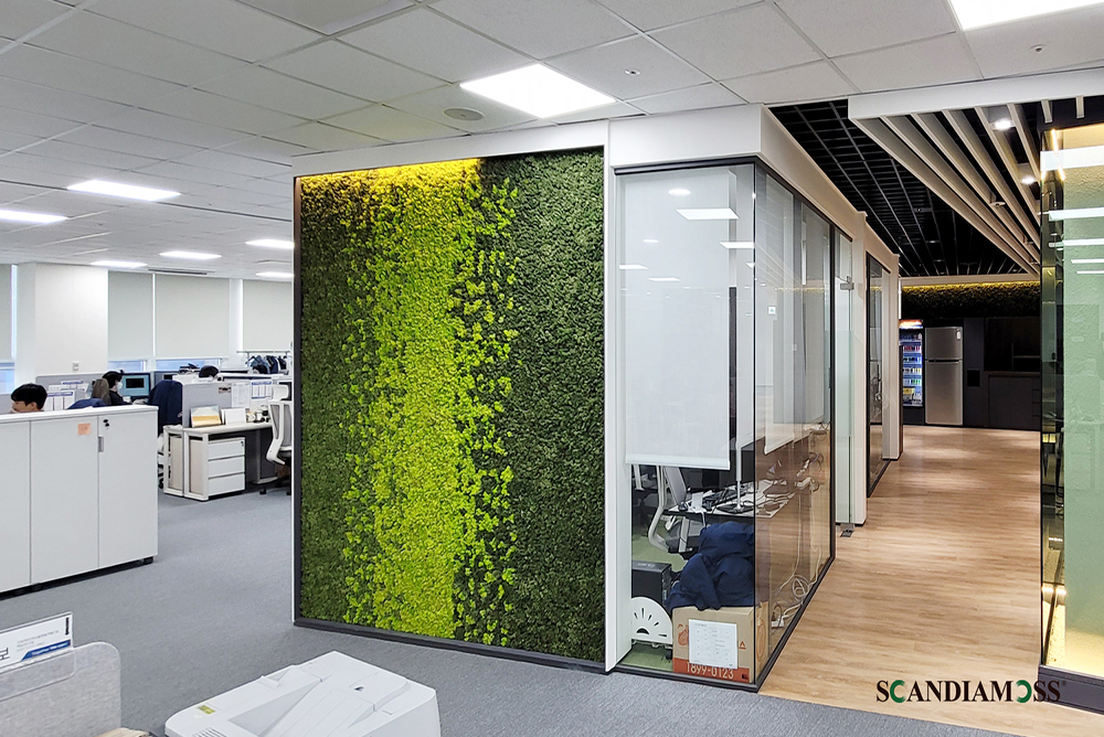 Scandia Moss Project 06 | Scandia Moss art wall interior that changes space - Hyundai Motor Company’s Luczen Tower custom panel and Indoor moss wall construction