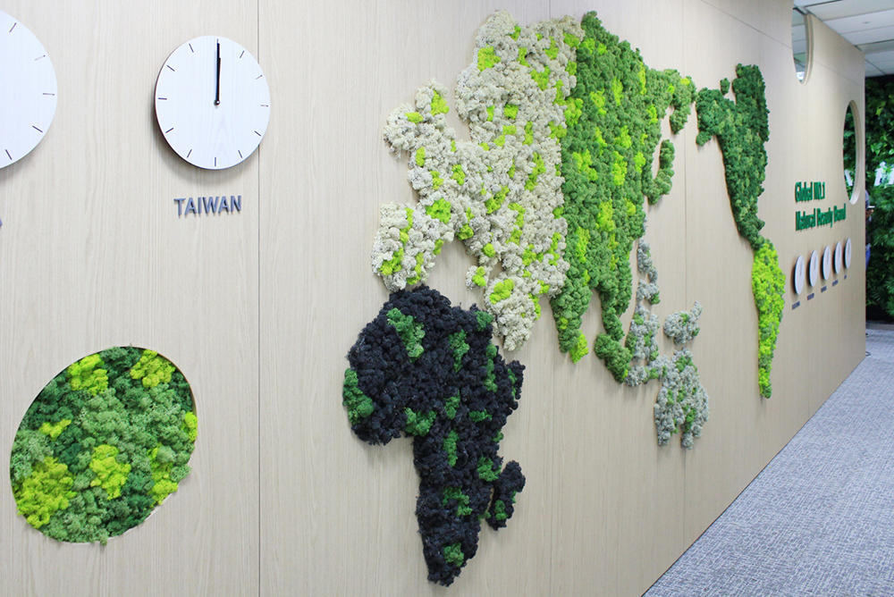 Moss art wall installation using Scandia Moss - Innisfree Headquarters
